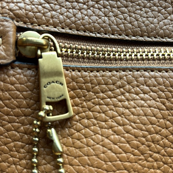 Coach Emery crossbody leather adjustable strap color “light saddle elm” - Picture 13 of 16
